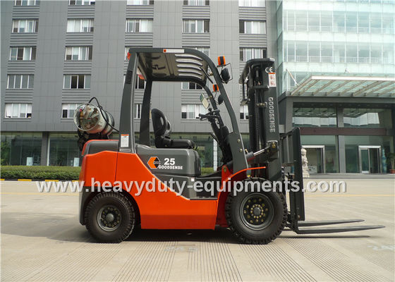 Sinomtp FY25 Gasoline / LPG forklift with 3000 cc Displacement of GM engine nhà cung cấp