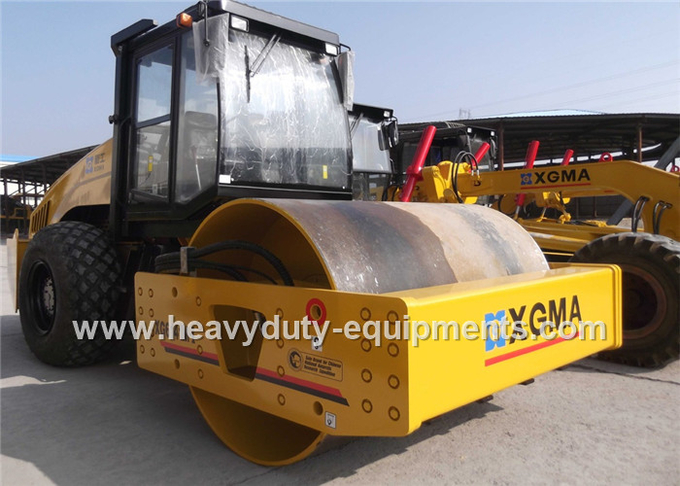 XG6141 Hydraulic Vibratory Road Roller Adopted Dongfeng Cummins turbocharged diesel engine